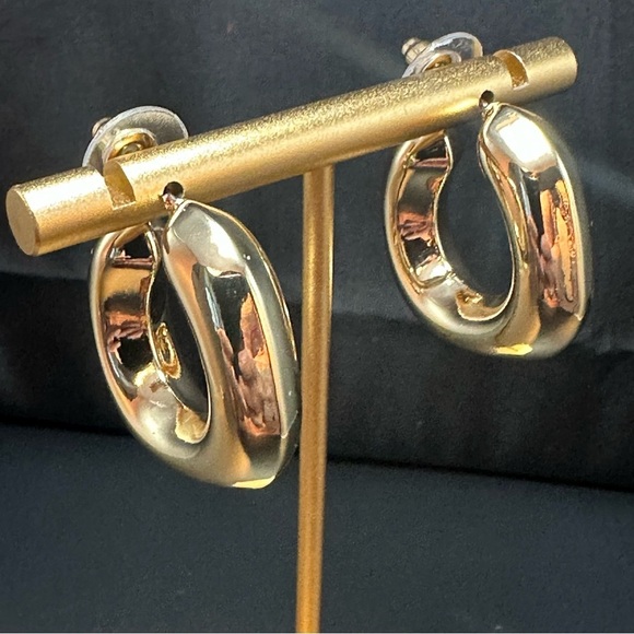 14K Gold Plated Hoop Earrings – Lightweight & Hypoallergenic Nickel & Lead Free - Picture 2 of 9